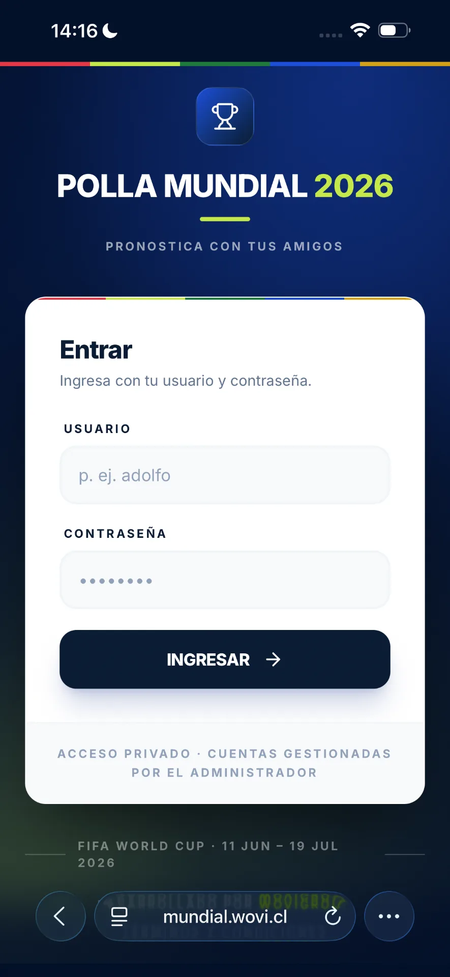 Pantalla de login privada: acceso por usuario y contrasena, cuentas gestionadas por el administrador